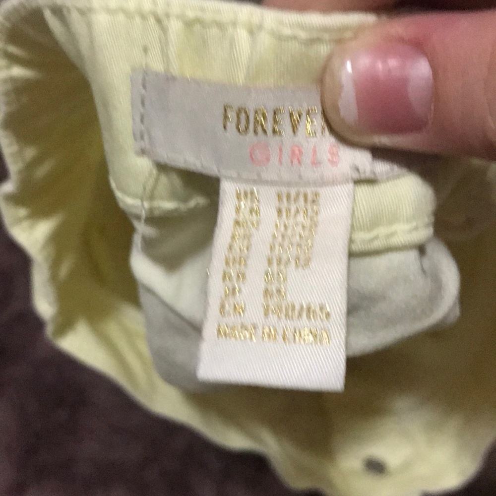Pastel yellow shirt - Picture 2 of 2